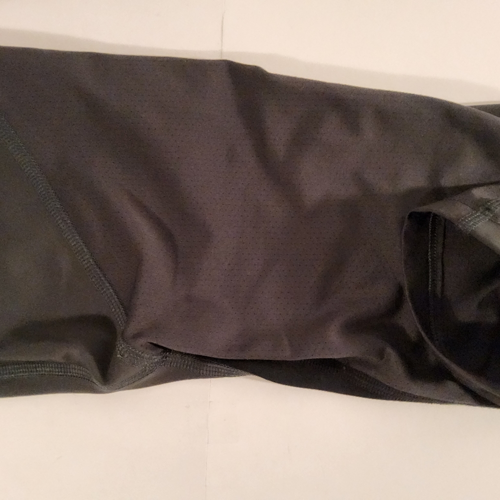 Under Armour Compression Large - Picture 6 of 12
